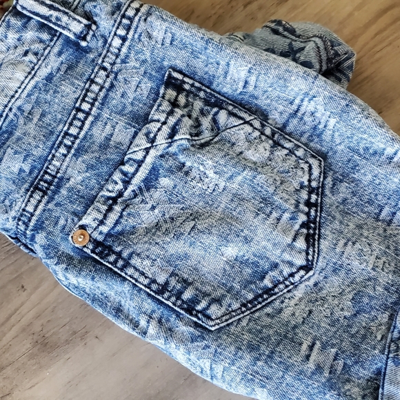 Blue denim shorts - Picture 4 of 4